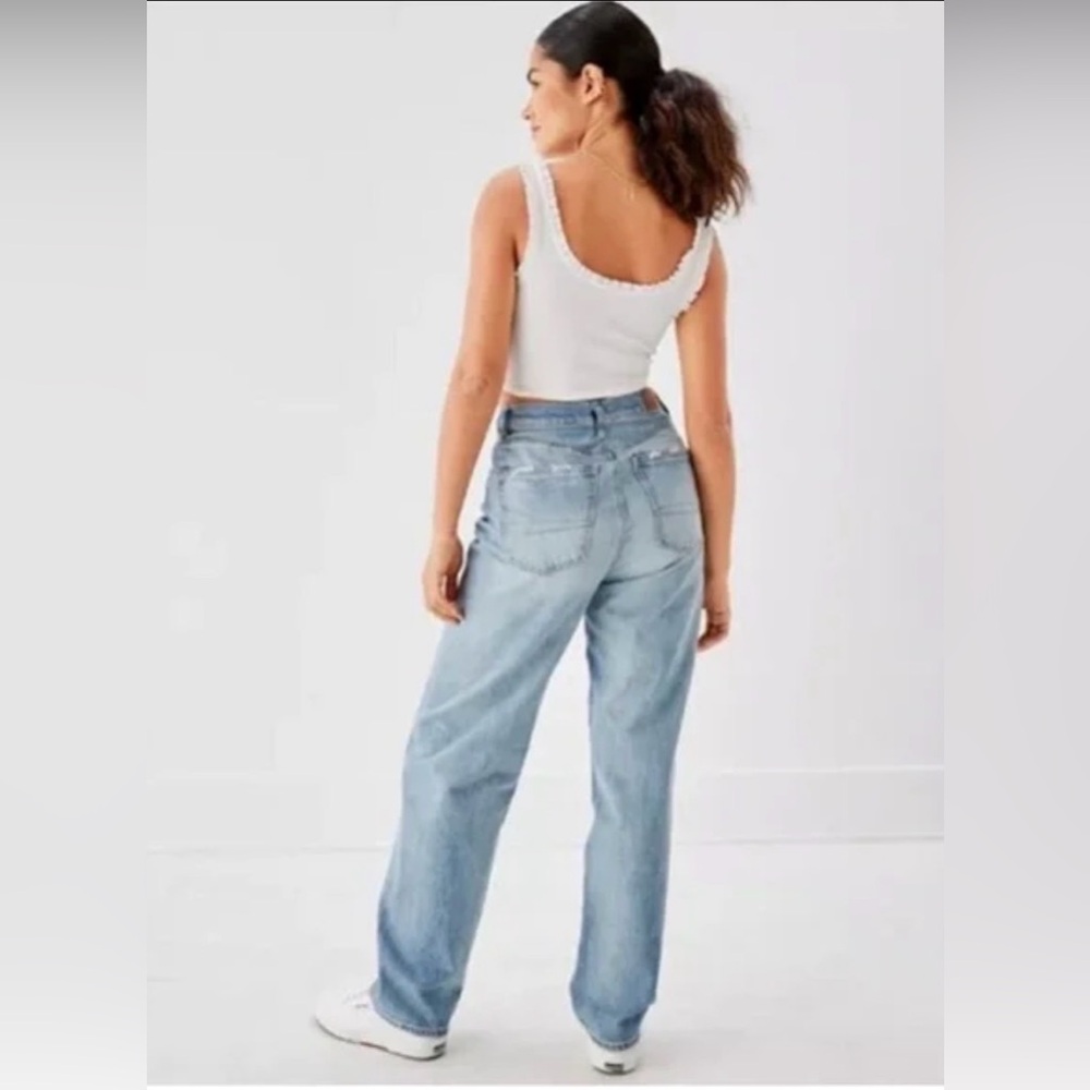 American Eagle Baggy Jean High Rise Relaxed Light Washed Rigid Denim Size 10 Reg - Picture 2 of 11
